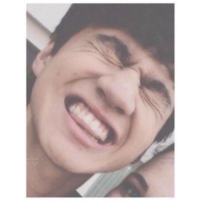 tweeting the hottest and best Calum Hood pics for you!! follow my main account @CalumsBigWilly
