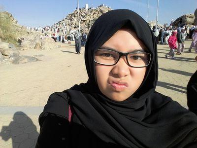 Fahrina27's profile picture. 