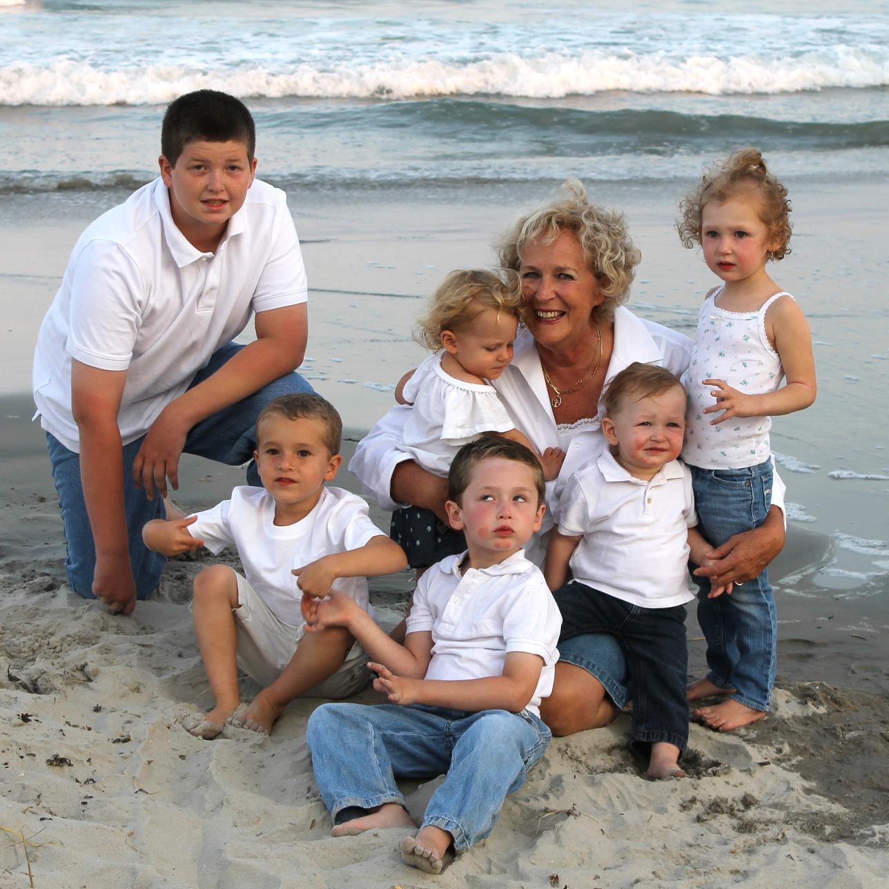 lizcarleton1's profile picture. Thrilled to be the Mommom of 9 super kids!