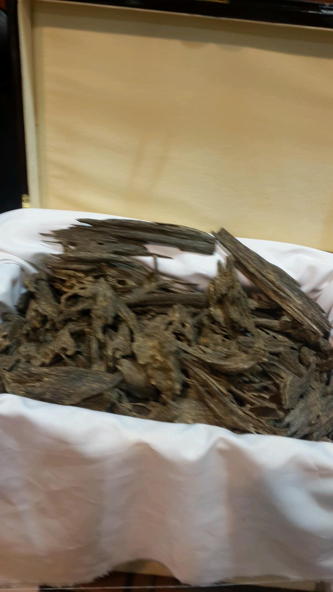‏مسلم اسئل الله ان يغفر لى ذنبي ويسترعيوبي ويحسن عملى وخلقى