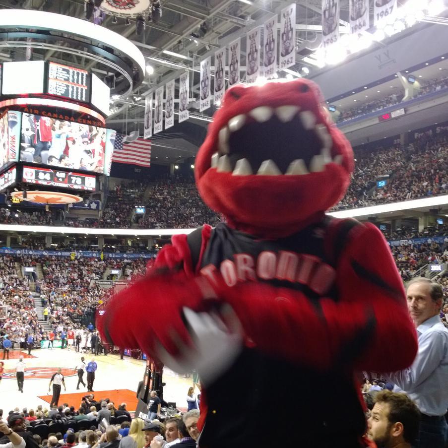 TRapsDiscussion's profile picture. Tweet at me and express your feeling toward the raptors.