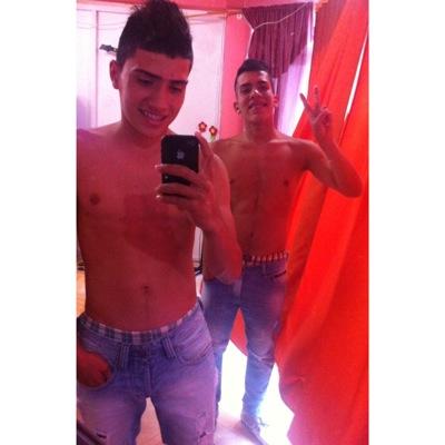 '' vivo con el miedo de hacer lo correcto con la persona equivocada o hacer lo equivocado con la persona correcta '' Wpp : 3204151978