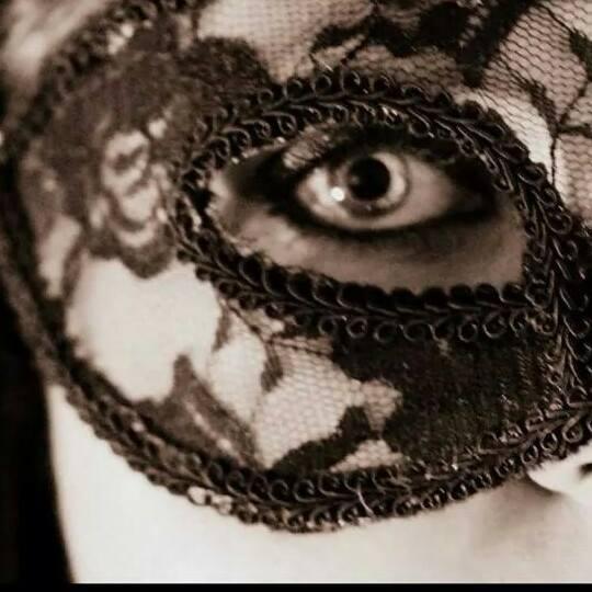A hobby photographer, fan of the dark, strange, geeky, and funny.
