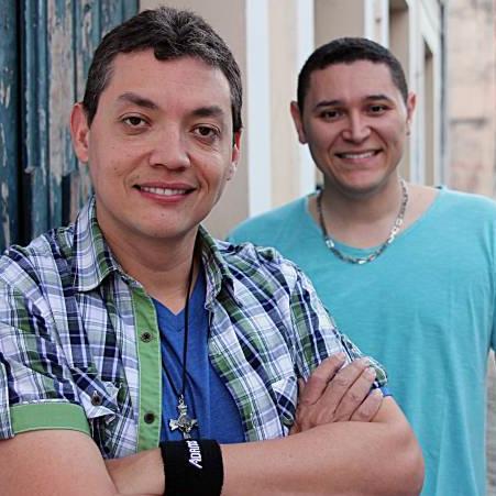 A Divina Luz é uma banda de Axé católico com mais de 10 anos de estrada. Acesse o site e conheça músicas e vídeos: http://t.co/cBpsQotCwm