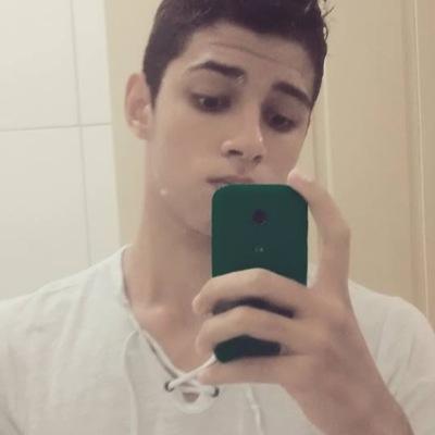 Tenho em mim todos os sonhos do mundo.