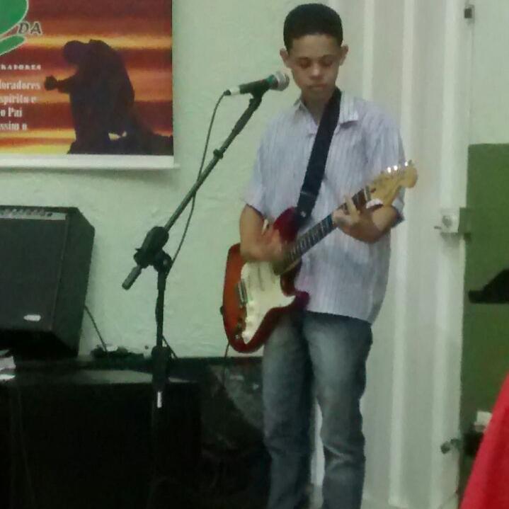 Músico desde 5 anos de idade,torcedor do Galão da  Massa eu amo o Galo de mais,WhatsApp 3196675682 me chame lá..Contato para shows 031 85165521.
