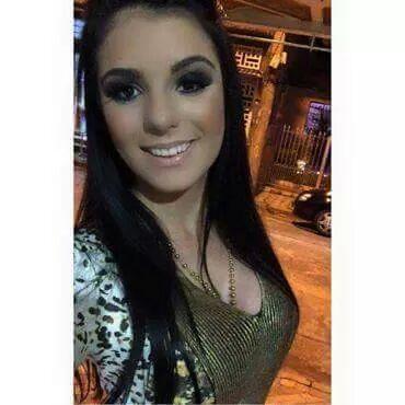 ela é guerreira,ela é batalhadora ela é a nossa diva linda Giulia Morais