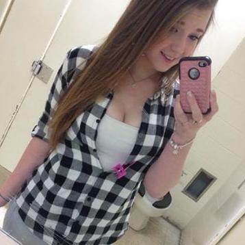 felicitysmoak52's profile picture. female