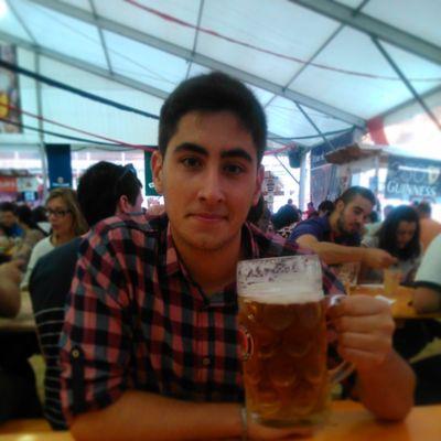 19 / Estudiante de Ingenieria Electronica