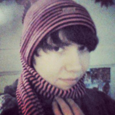 Если однажды кто либо наткнется на этот акк то,  просто не обращайте внимание, здесь мои эмоций которыми не хочу грузить людей~