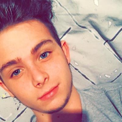 TheoDujardin's profile picture. Théo 15 ans célib :$ ❤️