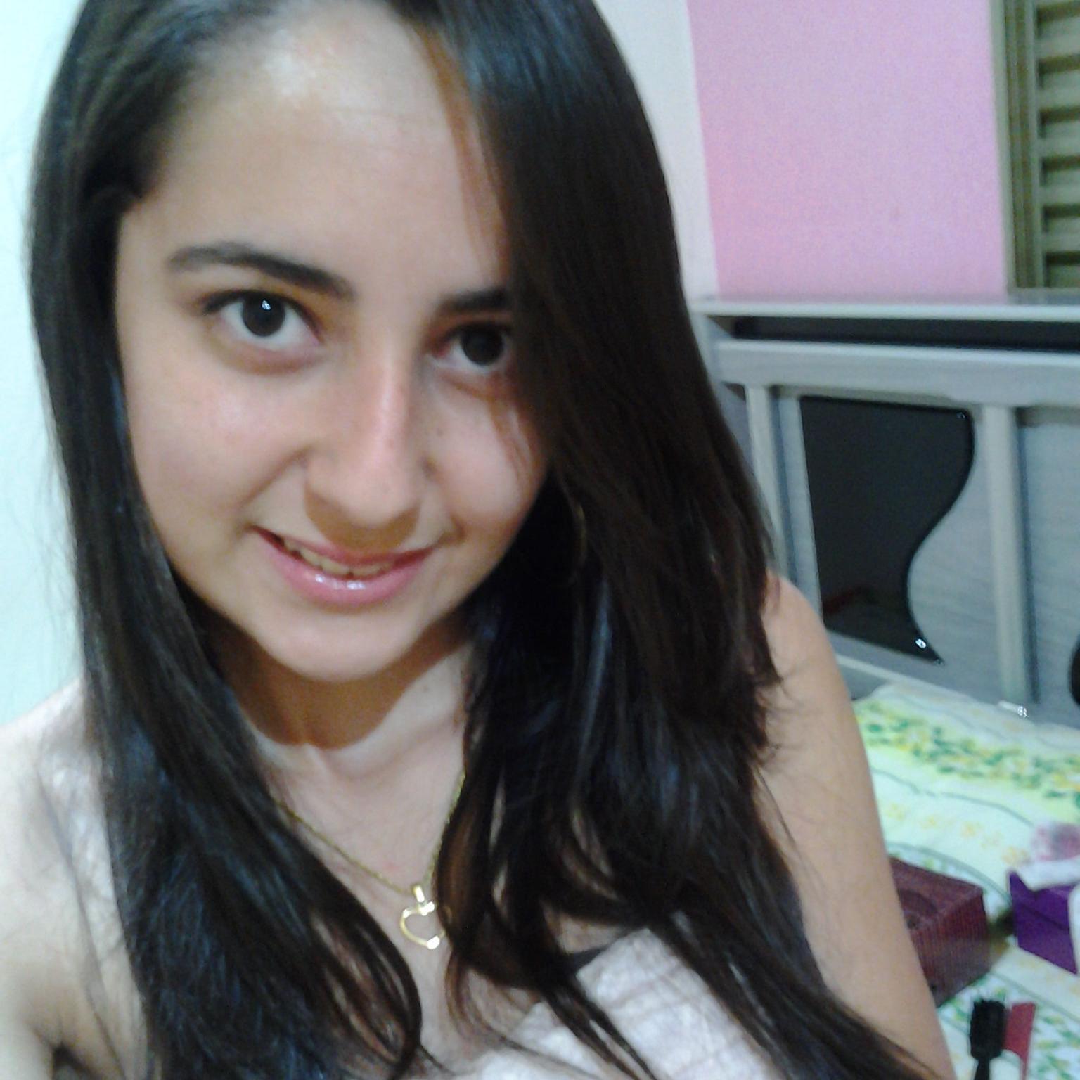 ''Que loucura essa confusão de sonhos, você não sabe se vai acontecer, ou se só vai ficar na sua cabeça.! Segue? Sigo  de volta! Beijoo♥'