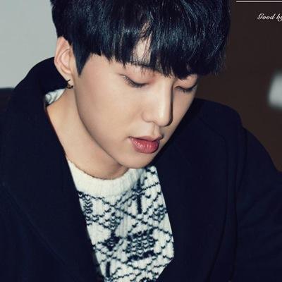 공식 1기 이너써클입니다! 제가 트위터를 한지 얼마안되서 위너팬분들을 많이 모르는데 먼저 팔로우해주시면 사랑해드리겠습니다..♥ 참고로 저는 16녀입니다 ㅎㅎ