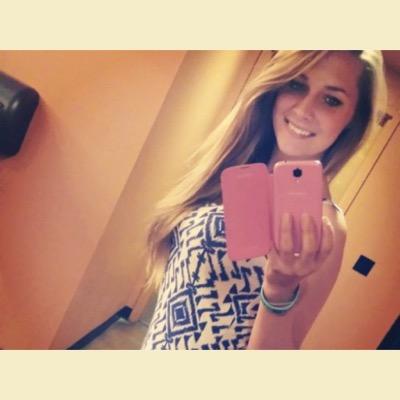 New to Twitter My name is Lexi I'm 15 years old.    Single