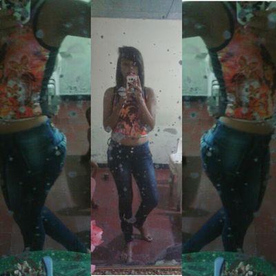 Aunq Este Cn Ella Tu No Me Puedes Olviidar Yo Te Hago Feliiz Miientras Ella Te Hace Llorar....  R'M Te Amo