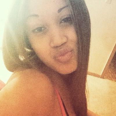 OliviaSky1's profile picture. 