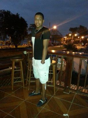 Soi versatil mas pasivo q activo tengo BBM, whatssapp , Skype, Tamgo pidemelo y te lo dare me gustan Jovenes