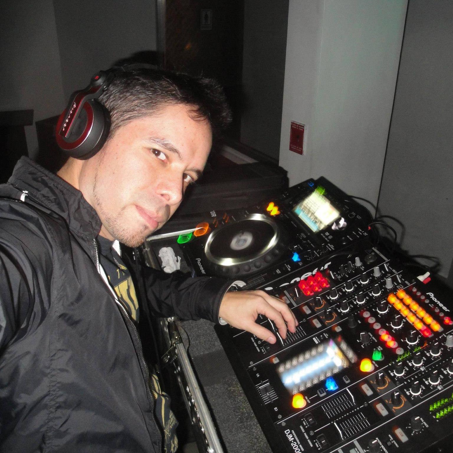 Dj & Vj Profesional - Las Mejores Mezclas y Visuales. http://t.co/vBzvGs2Xnd
http://t.co/FqTDUOGwON
http://t.co/H7Sf51jsDN