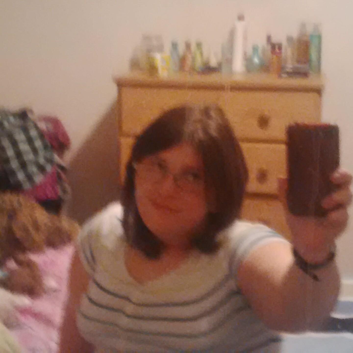 Hi my names alyssa and I have gdd I like to sing and listen to music and also hang with. My bestfriend @baela_kawii and also play the ps3