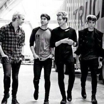✨ Follow @mxndesftcalum and tweet her BANANA for a follow back ✨ Also ask for a Luke DM