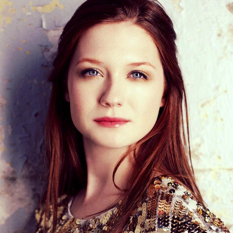 Ginevraclan's profile picture. 21. Una orgullosa Weasley, Novia del Niño que vivió, buscadora del Holyhead Harpies. Mi Reducto te dejará estupefacto. P: Caballo {#Pottertty}