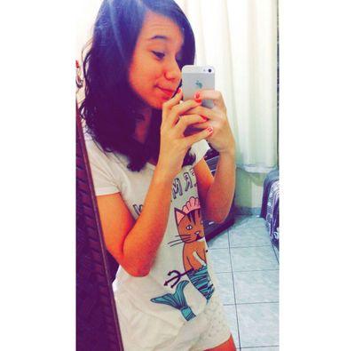 Sou romance de verão brisa leve e passageira.