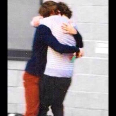 Larry 
️Harry+Louis
Larry Stylinson OTP