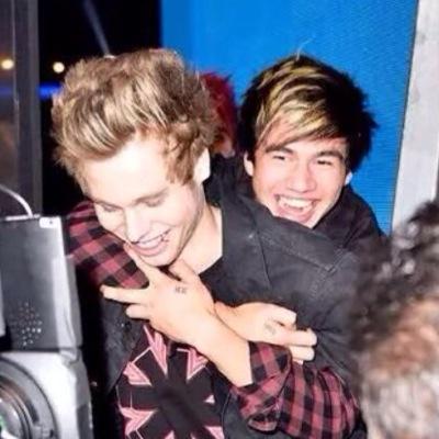 retweetbi02's profile picture. 