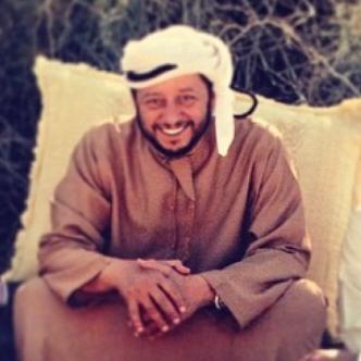 آن گآن غيري گآتب غلآگ بسطور آنآ نقشتهہ بذهب مآ تشيلهہ گفوفگ ♥ العين -