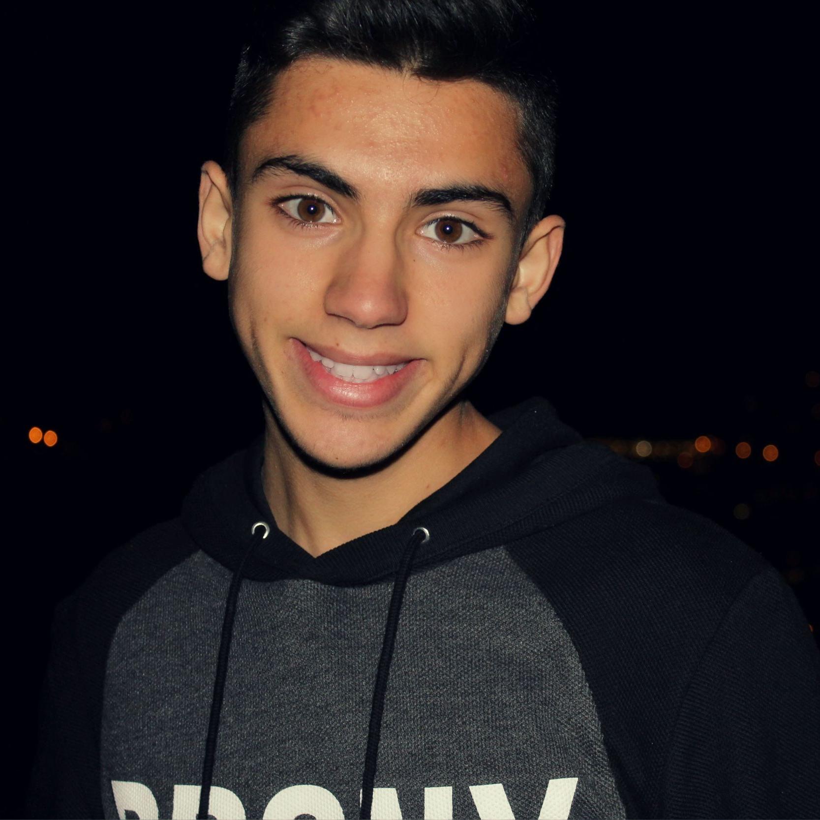 gongas_rx's profile picture. When you think I'm feel bad is not true because everything is over between we.