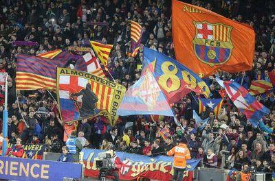Bravo,Stegen,Masip,Alves,Douglas,Mathieu,Bartra,Piqué,Mascherano,Alba,Adriano,Busquets,Samper,Iniesta,Xavi,Rakitic,Adama,Munir,Sandro,SUÁREZ,NEYMAR,MESSI...