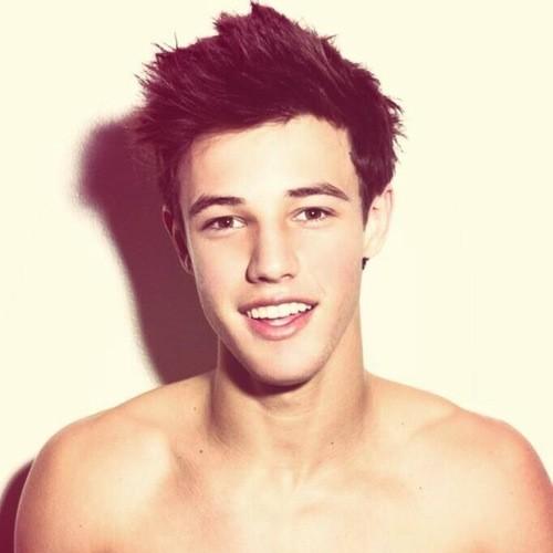 Toomanyfanacco1's profile picture. Follow me on my other twitter account  (@kemzxox) I'll follow back