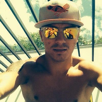 DanielSerna27's profile picture. 