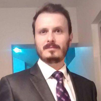 Excelentes viajes, buena comida, buena compañía, buen futbol, buenos libros, buenas películas, buenas ideas, y mejores proyectos, es lo que me mueve. @ImagineCS