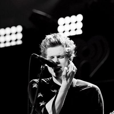 ☯ follow @evie_mcvey