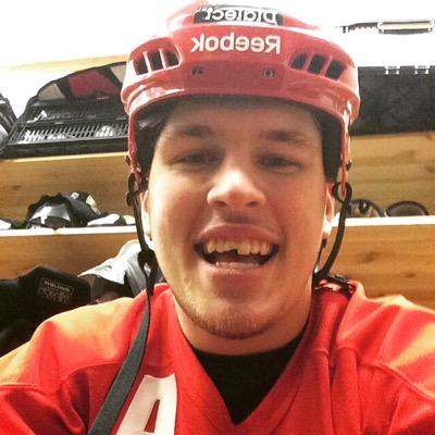 Tarnbloom's profile picture. Fostrad och skolad i den berömda talangfabriken.