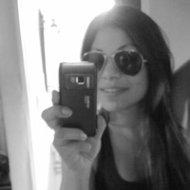 Soy sola, vivo en Palermo y amo a mis dos caniches