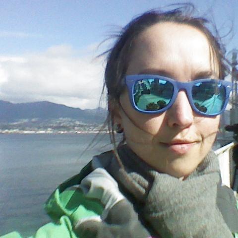 Mom, speed skating fan, physio, cyclist