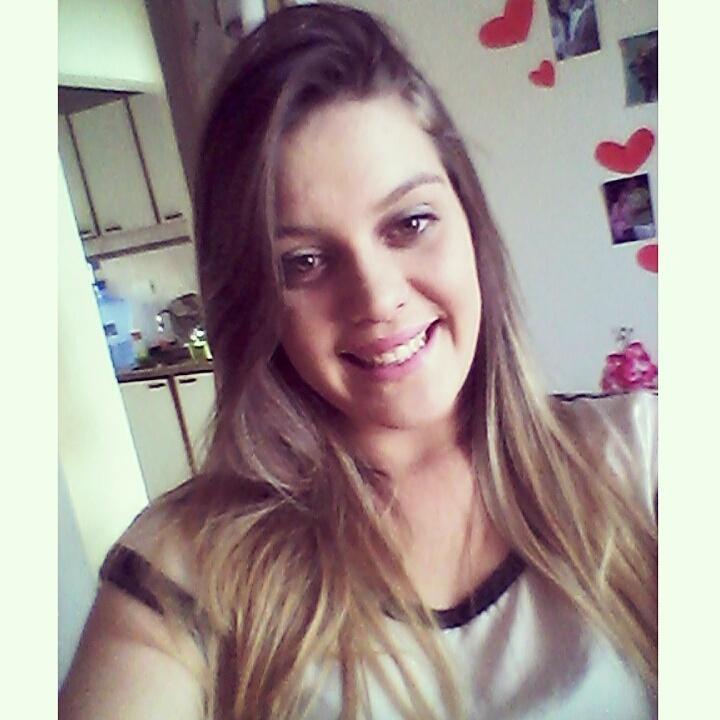 A Sorrir  eu Pretendo  levar a vida ㅤㅤ   ㅤㅤ      instagram beatryzdomene
