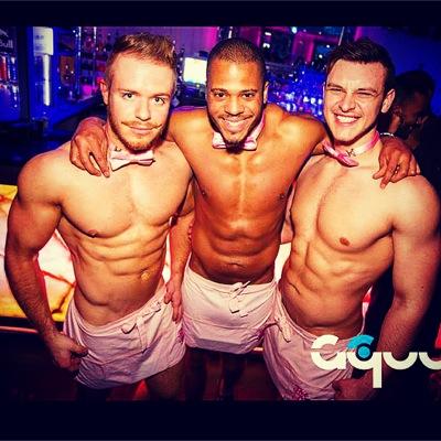 Providing professional semi-naked hunky butlers with 10% of all profits to Breakthrough Breast Cancer Research.
Get a free quote for your hen, party or event
