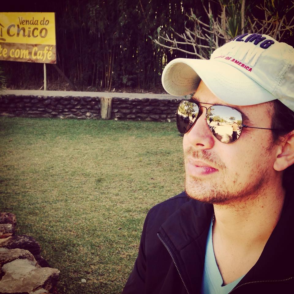 AlessioV8's profile picture. Empresário