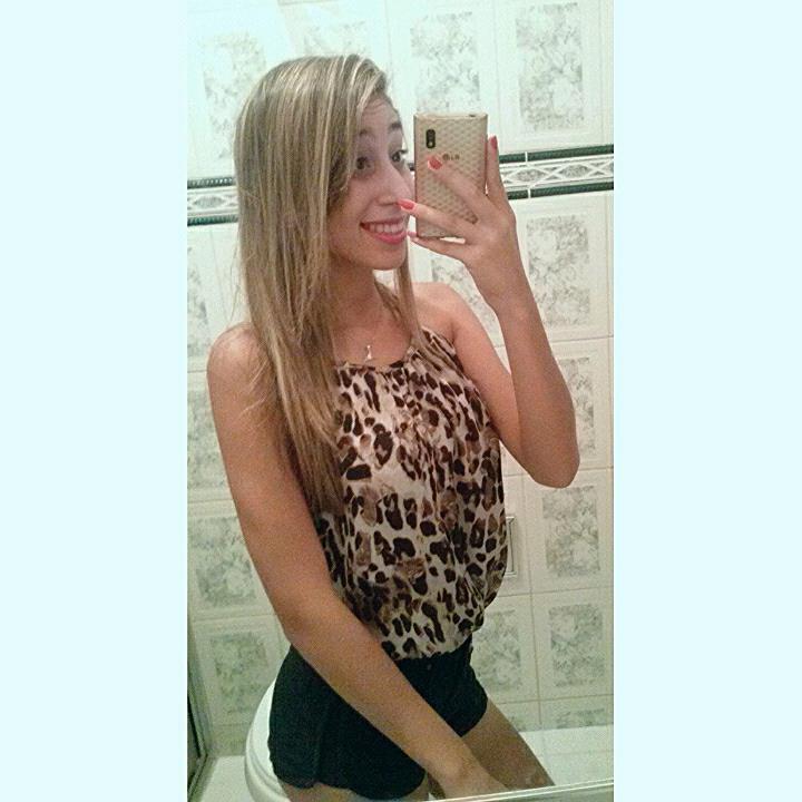 Assim ninguém aguenta, na sequência o clima esquenta
Eu chocolate, você pimenta (8