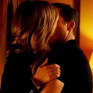 ErinandJay's profile picture. Twitter dedicated to the Characters Erin Lindsay and Jay Halstead, also known as Linstead. (As well as their protrayers Sophia Bush and Jesse Lee Sofffer.)