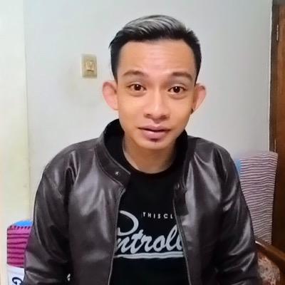 tyo_troyce's profile picture. tak perlu pangkat,jabatan,kedudukan untuk jadi orang terhormat