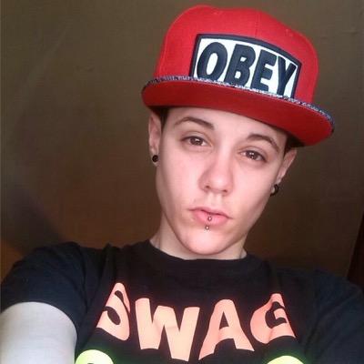Sin mirar atrás. Pertenezco al mejor fandom y no hay nadie que discuta aquello. #beliebers Marvel. OITNB. 19.