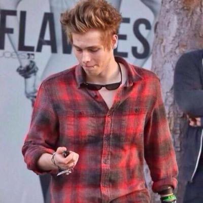 free follow from @beerlrh so maybe go follow her!!
