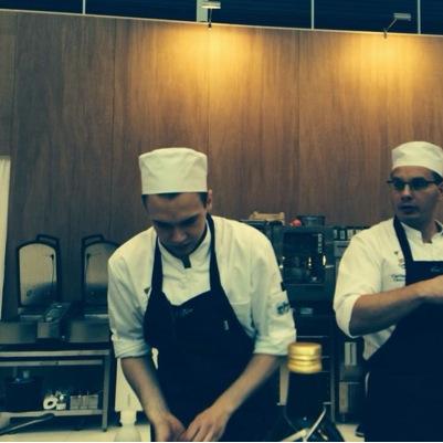 werkt @Restaurant Ciel Bleu (kok)