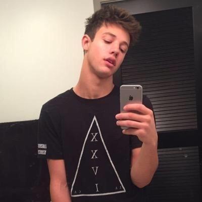 Go follow my other account @_camerndallas_ ♥️If you want to talk you can dm me on my other account Ill be answering everyone:) Also maybe fav & rt some tweets?♡