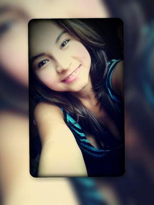 No dejes q las lagrimas del pasado,borren la sonrrisa de tu presente✌✌