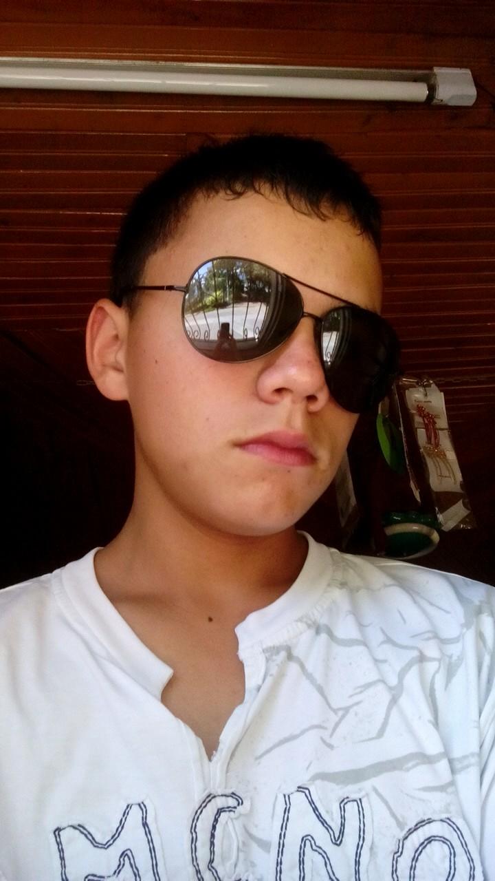 miloz09z90's profile picture. 